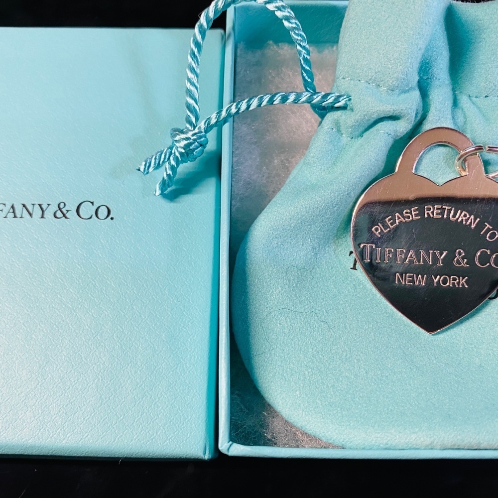 Tiffany & Co. Large Return to Tiffany Heart Charm Sterling Silver NWT - Picture 5 of 6